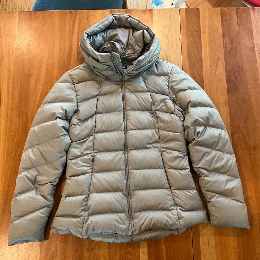 Patagonia women’s size M very warm down jacket